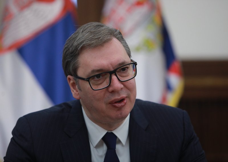 Vučić glasnogovorniku EU-a zbog Kosova poručio: 'Zar te nije bar malo sram?'
