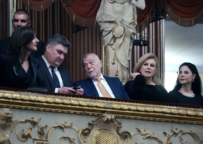 Premijera Josipovićeve opere okupila političku elitu, stigli i bivši predsjednici