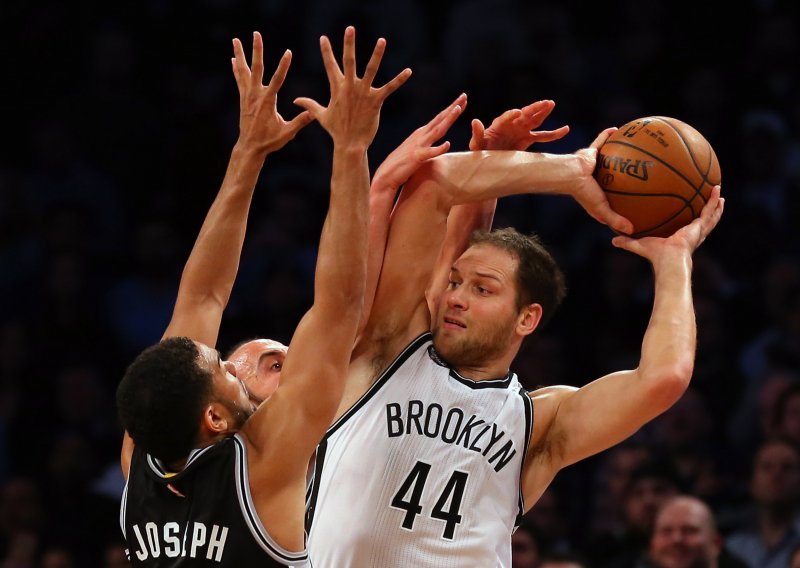 Brooklyn sredio Boston, pet koševa Bogdanovića