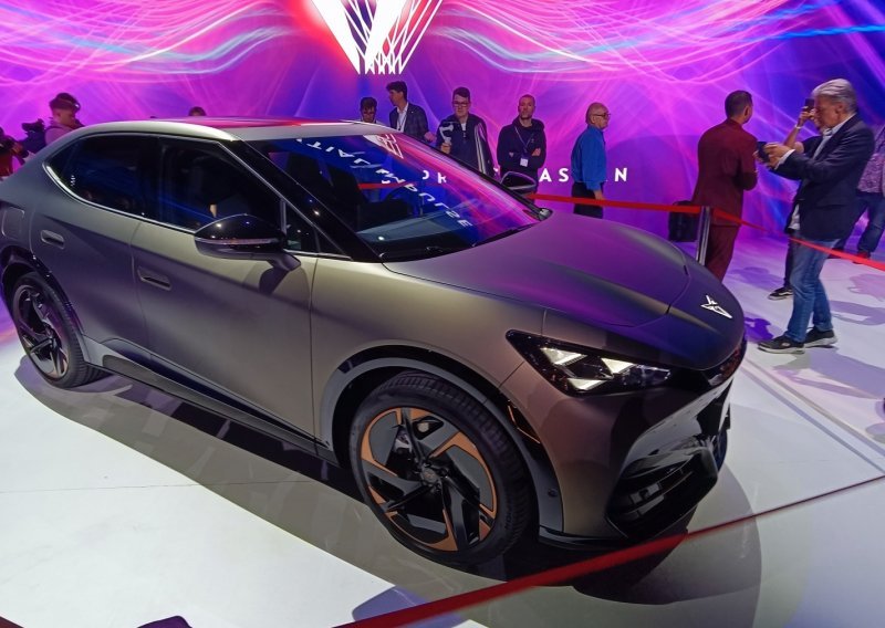 Bili smo na svjetskoj premijeri Cupre Tavascan: Prvi električni SUV coupé marke stiže 2024.