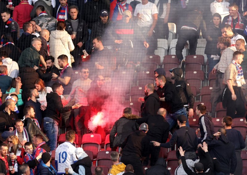 Ružne scene u Ženevi: navijači Hajduka u međusobnom okršaju