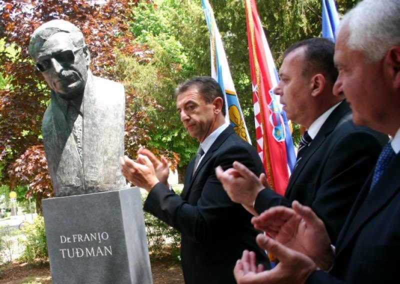 Milinović otkrio bistu dr. Franji Tuđmanu