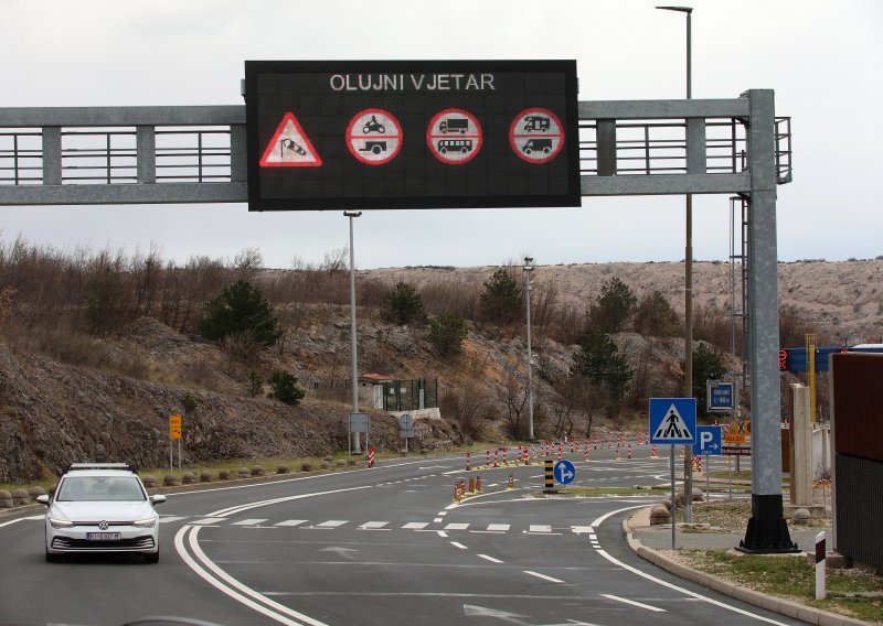 Zbog olujnog vjetra, ograničenja u prometu na A1