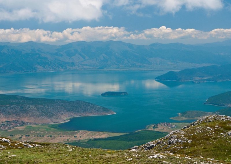 Smanjuje se drevno Prespansko jezero, stručnjaci zabrinuti