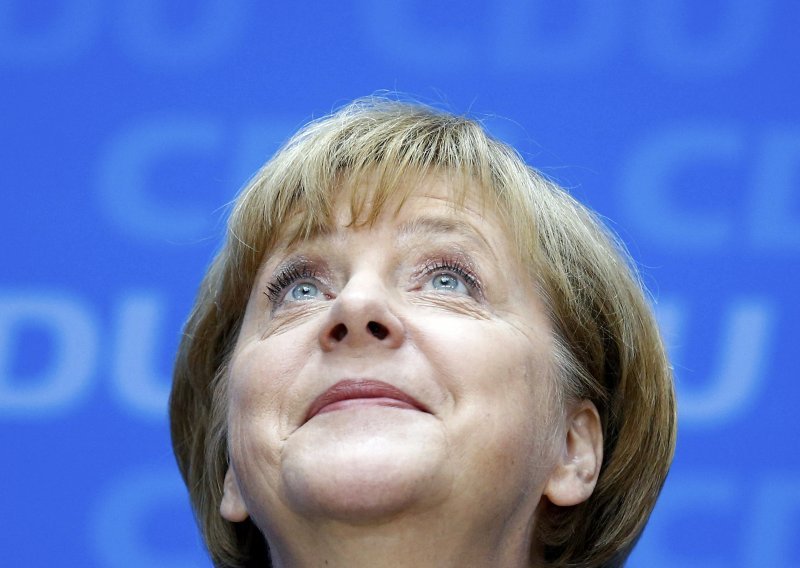 Angelu Merkel očekuju pregovori o velikoj koaliciji