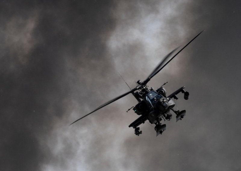 Tri poginula u padu dva helikoptera američke vojske na Aljasci