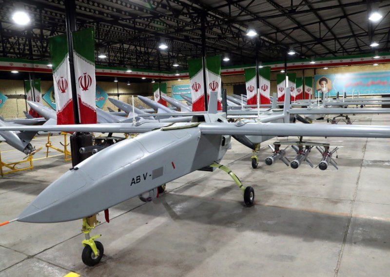 Iranci predstavili 200 različitih dronova, neki nikad prije nisu viđeni