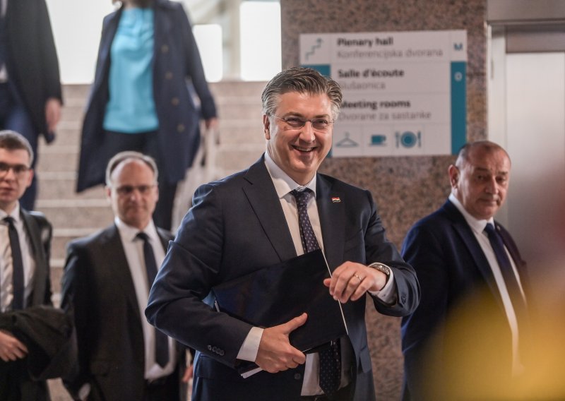 Plenković: Grad Zagreb treba se očitovati o slučaju na KB Sveti Duh