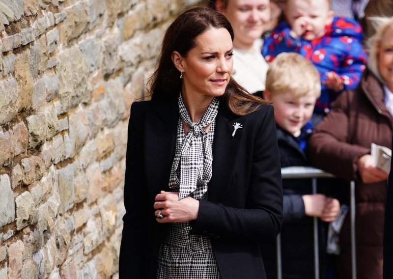 Ova Zarina haljina u potpunosti je osvojila Kate Middleton