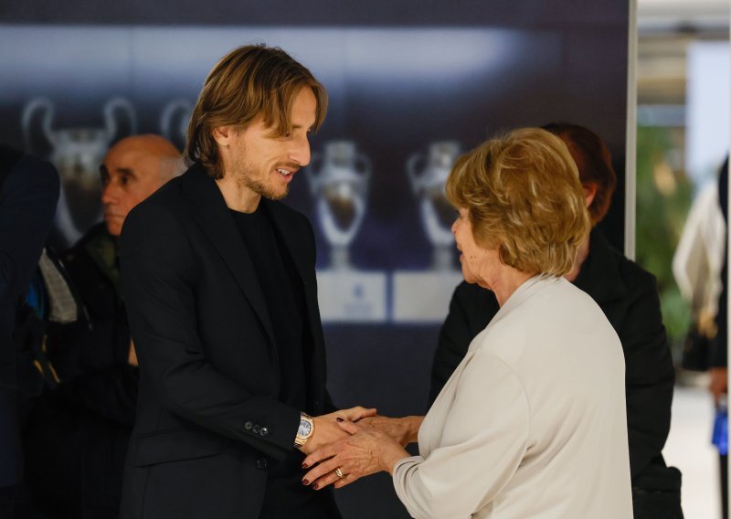 Dok je Benzema hat-trickom pisao povijest, Modrić je boravio u Beogradu