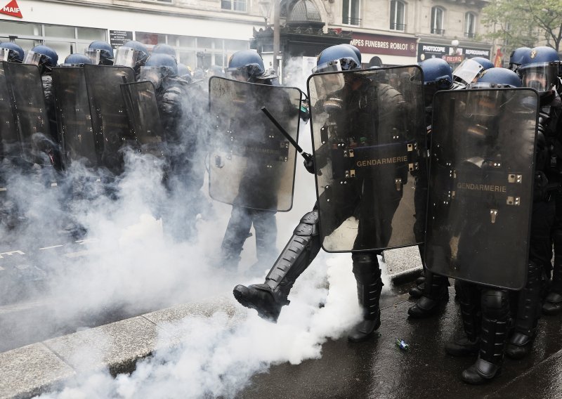 Na ulice izašlo više od dva milijuna prosvjednika, ozlijeđeno 108 policajaca
