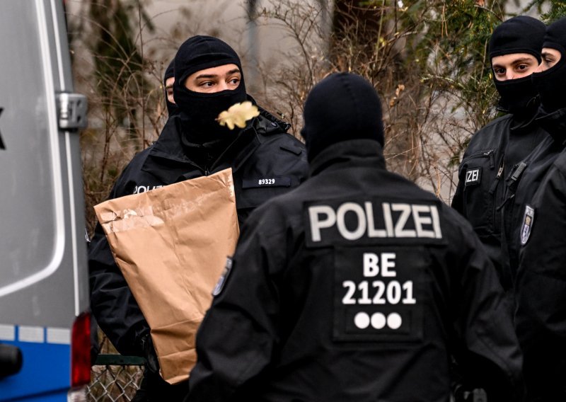 U napadu nožem u školi u Berlinu ozlijeđene dvije djevojčice