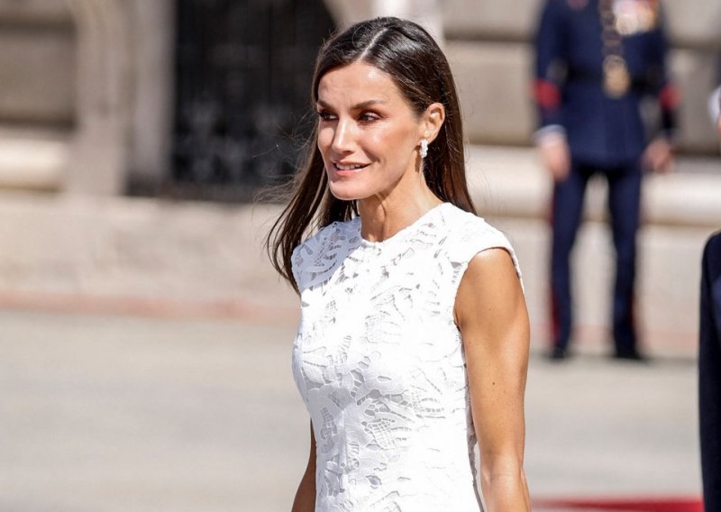 Kraljica Letizia i prva dama Kolumbije modno se uskladile u bijelim haljinama