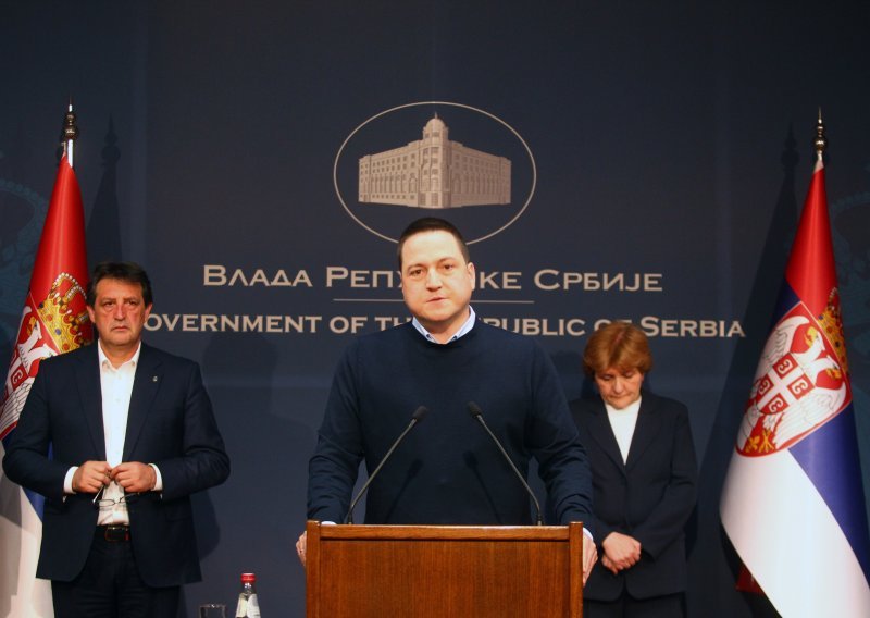 Raste pritisak na srpskog ministra prosvjete Branka Ružića da podnese ostavku