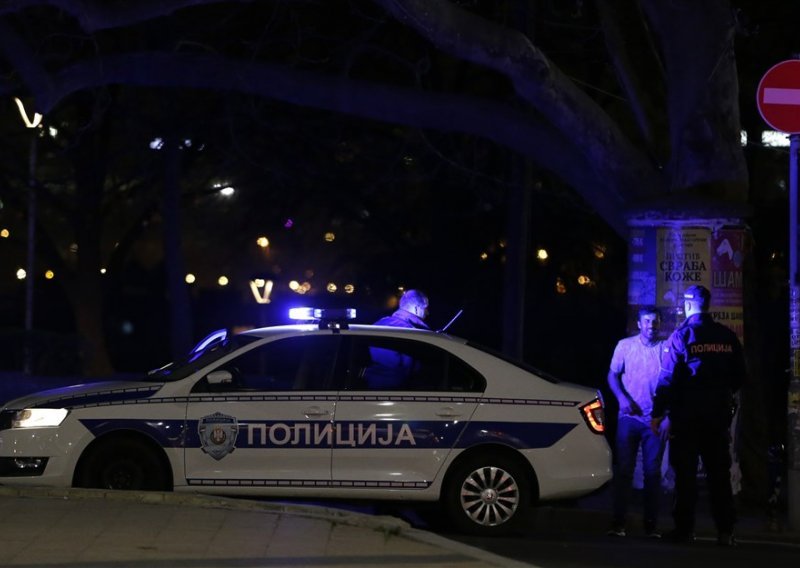 Uhićen maloljetnik u Beogradu: Sumnja se da je ubio jednog mladića, a drugog ranio