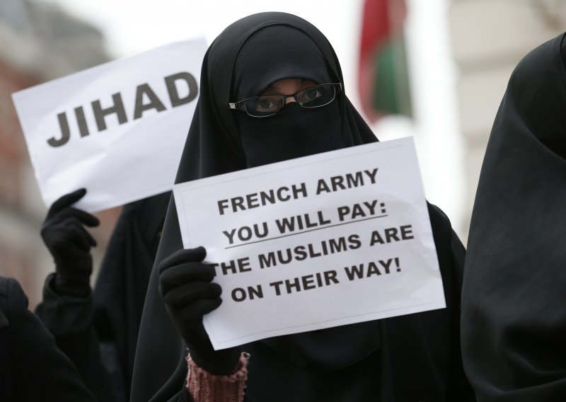 Islamisti: Udarit ćemo u srce Francuske!
