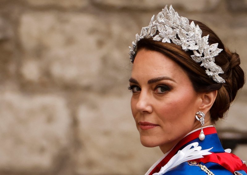 Poput princeze iz bajke: Kate Middleton, umjesto tijare, nosila lovorov vijenac