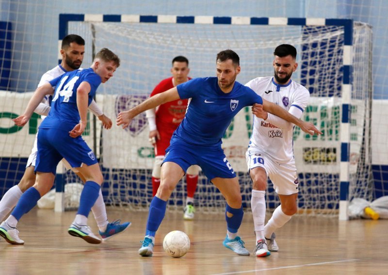 Dinamo danas gostuje u Makarskoj; na programu je istinski futsal klasik