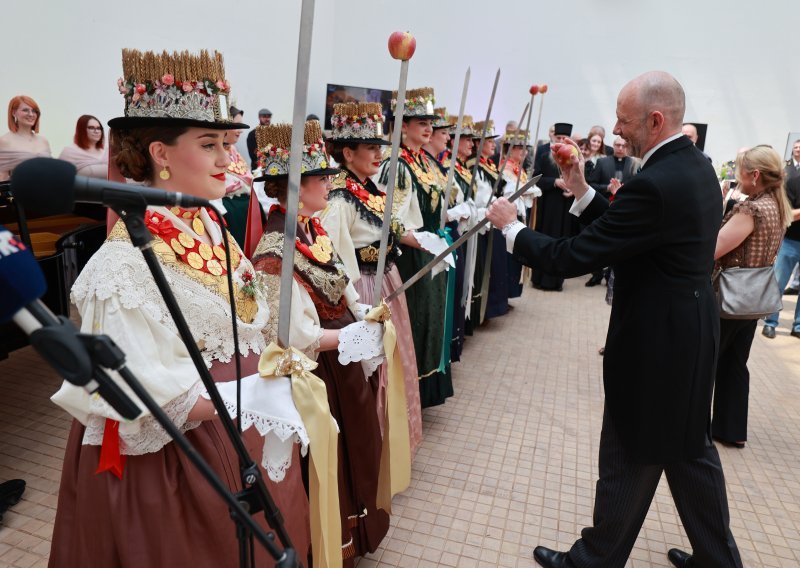 Krunidba Charlesa III. proslavljena u Osijeku: 'Mnogi ljudi ovdje imaju lijepe uspomene na susret s njim'