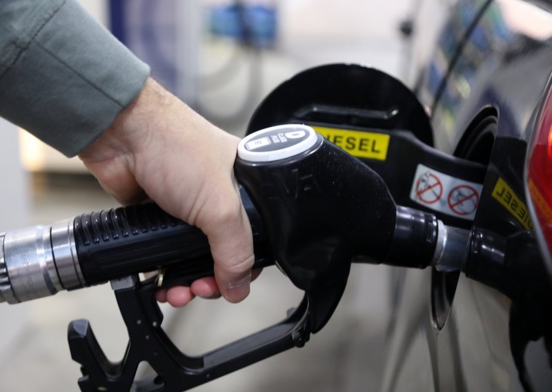 Konačno: Cijena goriva nakon dugo vremena pada ispod 10 kuna
