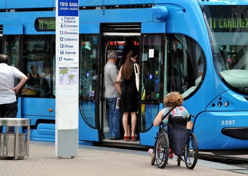 Osam od devet ZET-ovih vozila za prijevoz invalida ne radi