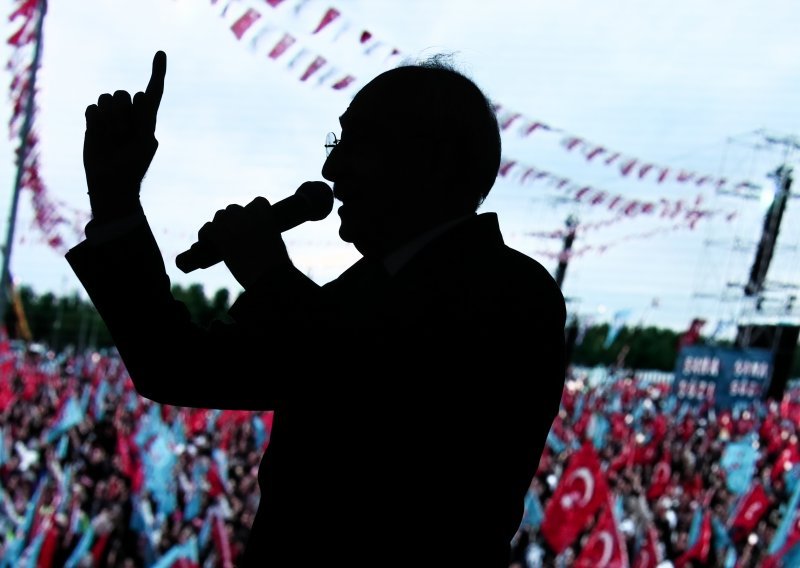 Veliki skup turske oporbe: 'Nećemo ostaviti republiku u rukama jednog čovjeka'