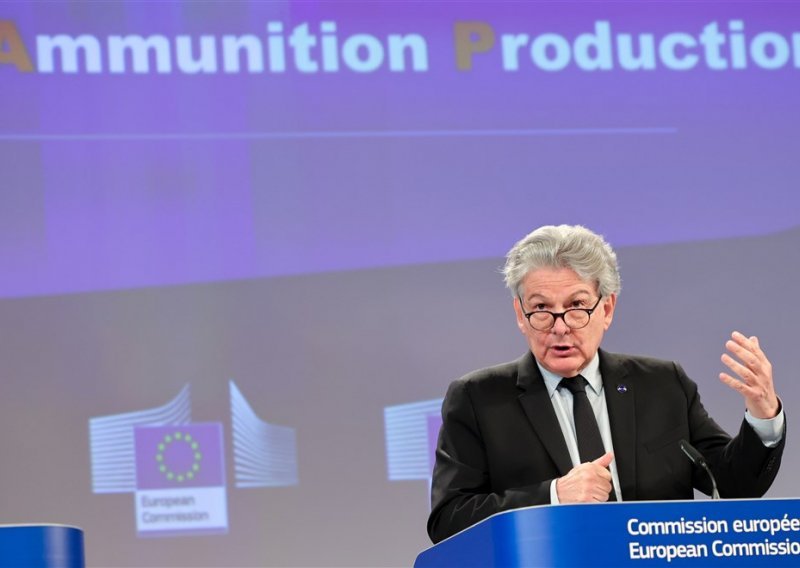 Europska komisija: EU će Ukrajini donirati milijun komada streljiva u 12 mjeseci