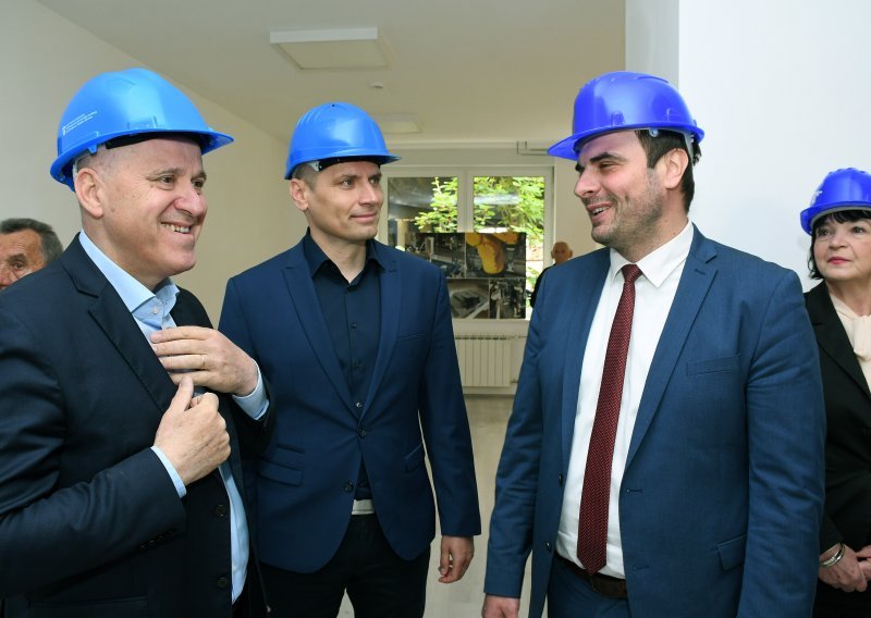 Bačić u Sisku: Sva će sredstva biti iskorištena i projekti ostvareni