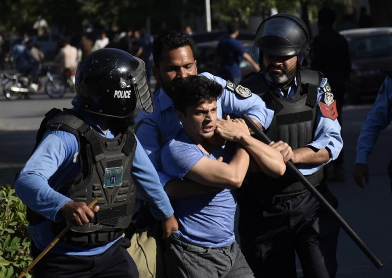 Žestoki sukobi: Više od tisuću uhićenih u prosvjedima nakon uhićenja Imrana Khana