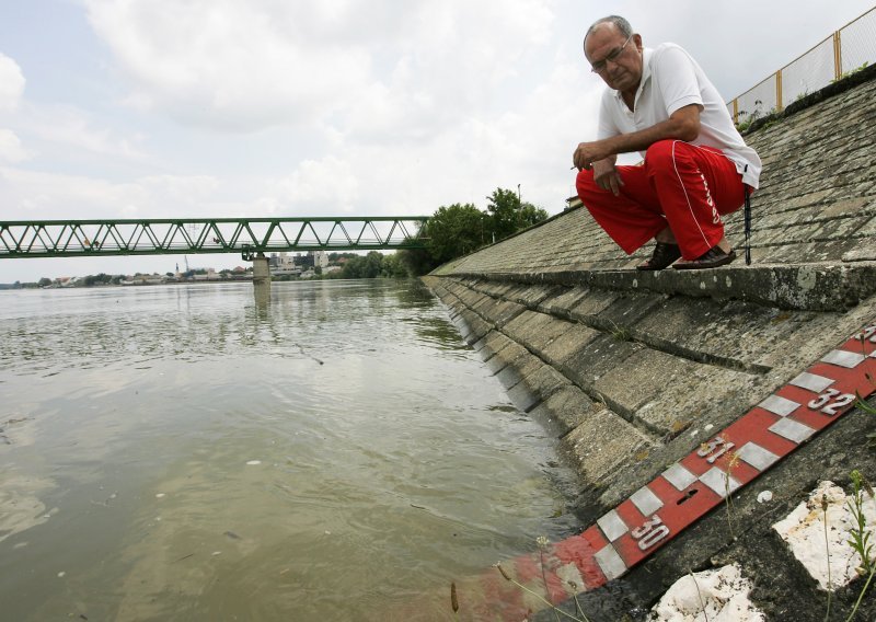 Raste vodostaj Drave kod Osijeka i Belišća