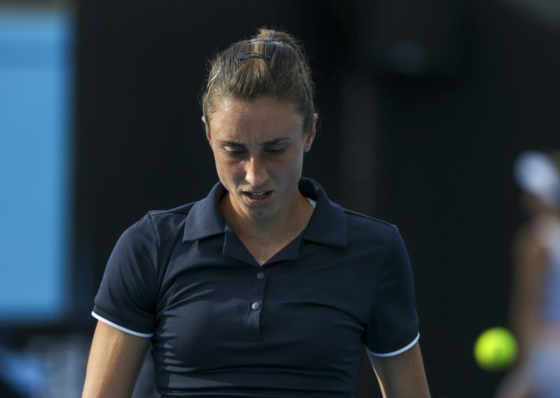 Petra Martić odlično ušla u meč, ali vrlo brzo je stala te je na kraju i ispala