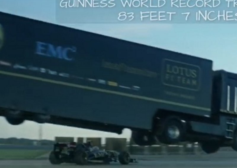 Za pamćenje: Kamionom preskočio F1 bolid!
