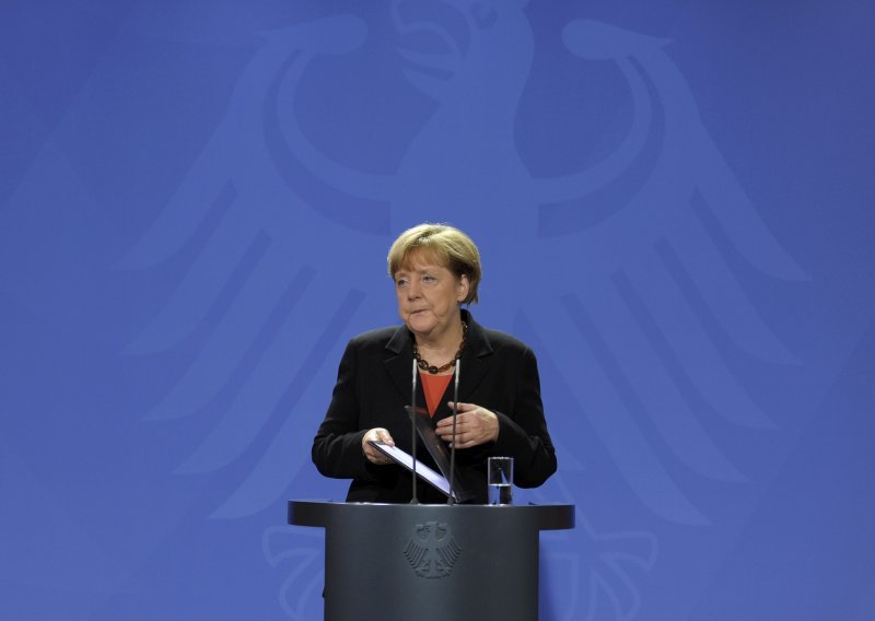 Jačaju pritisci na Merkel oko prihvata izbjeglica