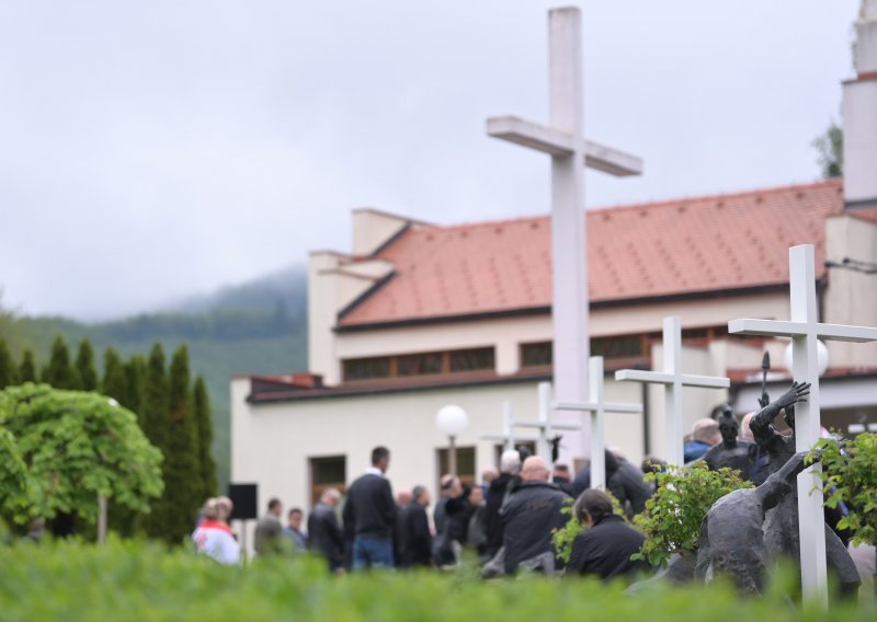 Održano euharistijsko slavlje u Macelju za žrtve Bleiburške tragedije i Križnog puta