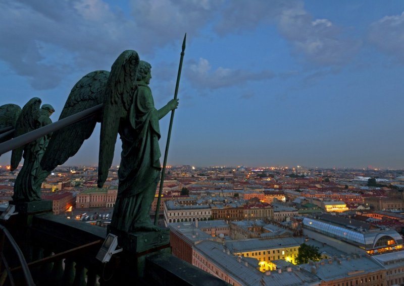 Doživite Sankt Peterburg iz anđeoske perspektive
