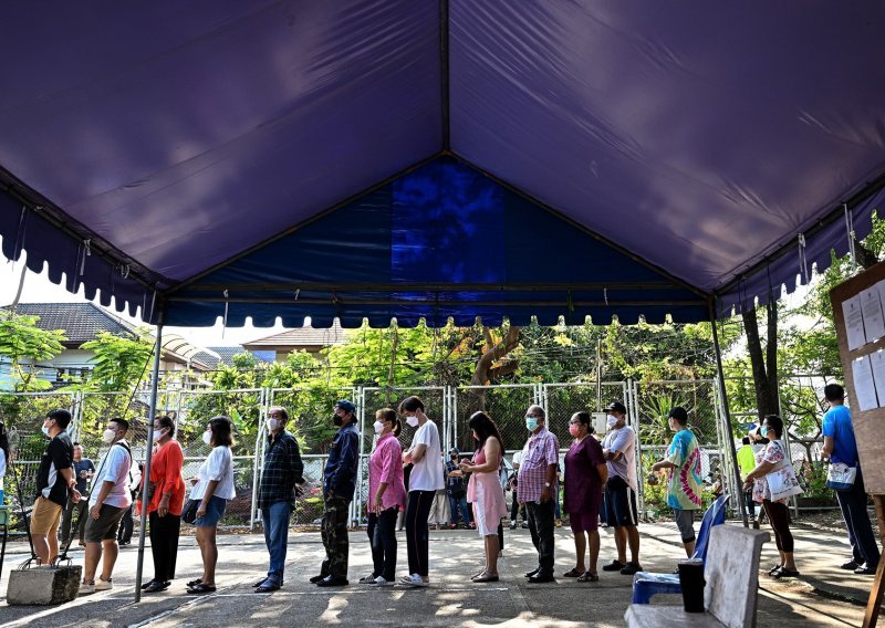 Izbori u Tajlandu: Mogu li svrgnuti premijera kojeg podržava vojska?