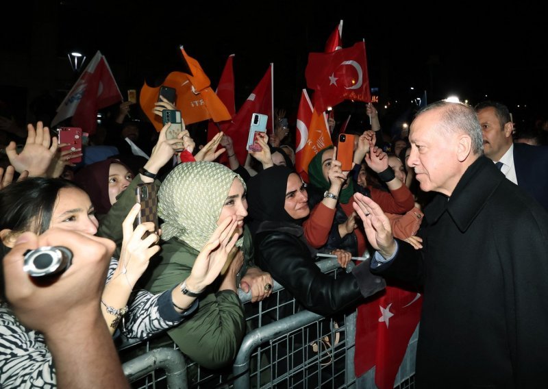 I Erdogan i Kilicdaroglu tvrde da su u vodstvu, drugi krug izgledan