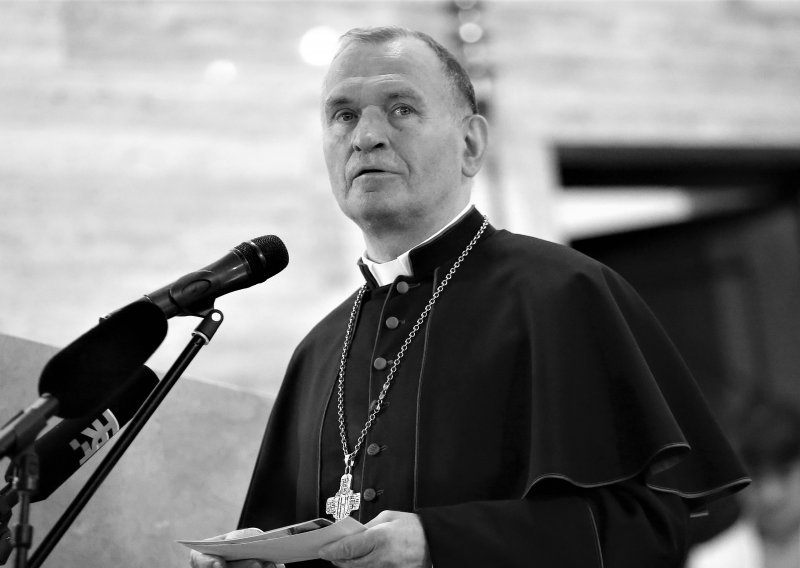 Preminuo mons. Valentin Pozaić, zagrebački pomoćni biskup u miru
