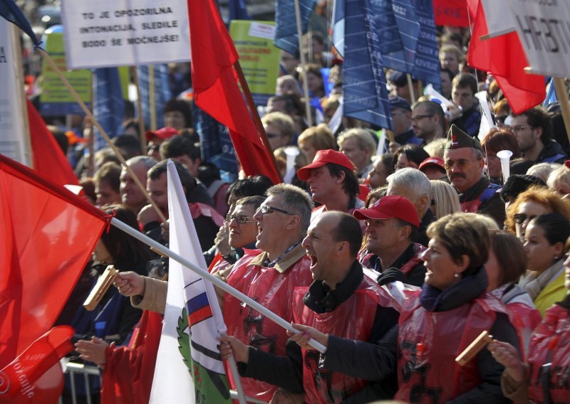 30,000 people protest against austerity in Ljubljana