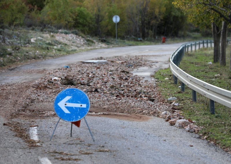 Izlijevaju se i rijeke u BiH; bujične poplave i odroni zatvaraju ceste