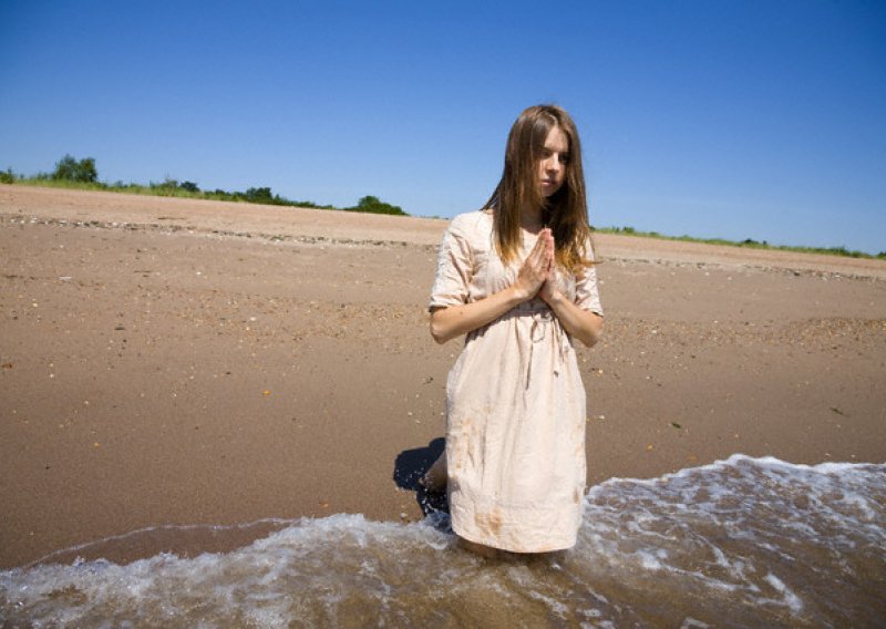 Molitva pomaže ženama da se nose s neugodnim emocijama