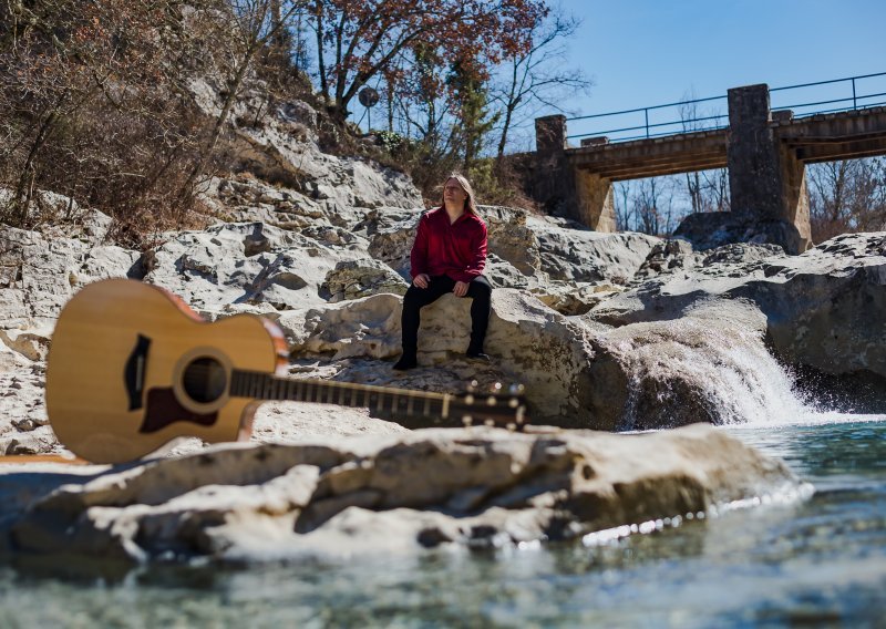 Bruno Mičetić oduševljava novim projektom Guitars' Dialogue - iskonski spoj električne i akustične gitare