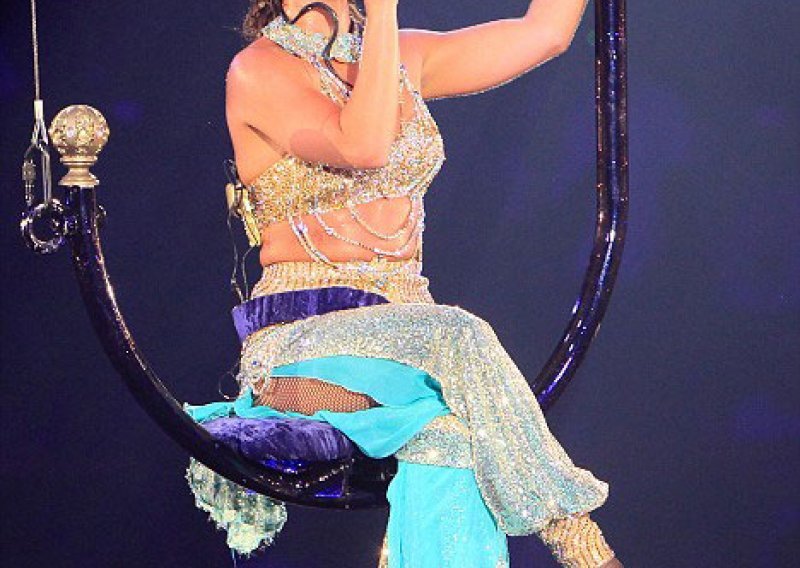Britney Spears daruje koncert obožavateljima