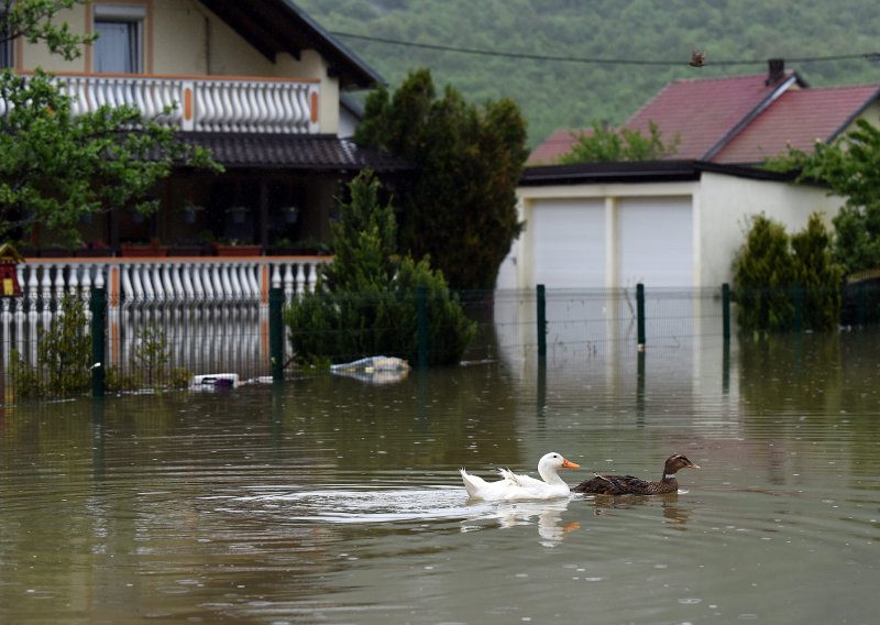 Epidemiolozi u Obrovcu i Gračacu rade na mjerama zaštite od širenja zaraze