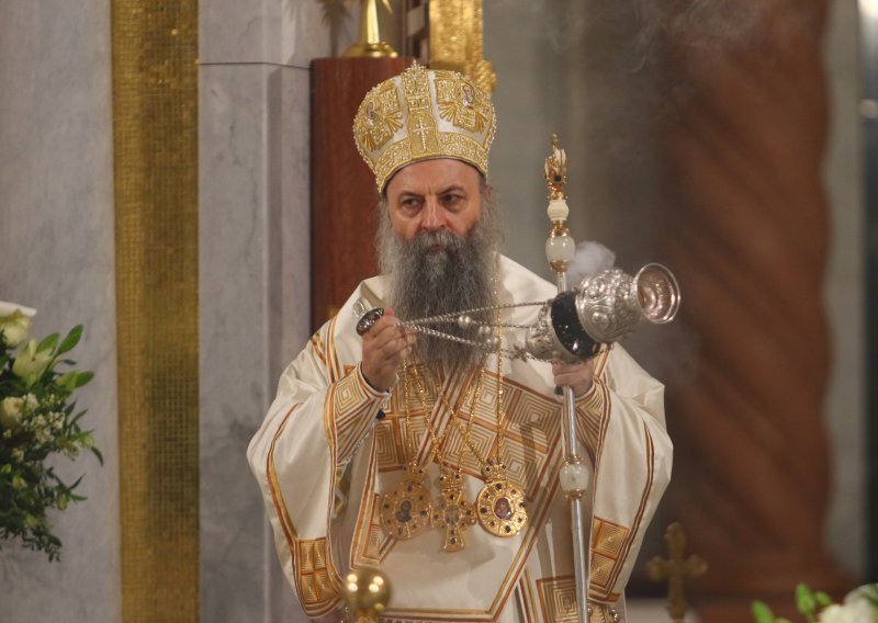 Srpski patrijarh Porfirije na udaru javnosti; izvrijeđao dužnosnicu: 'Bijedo jedna'