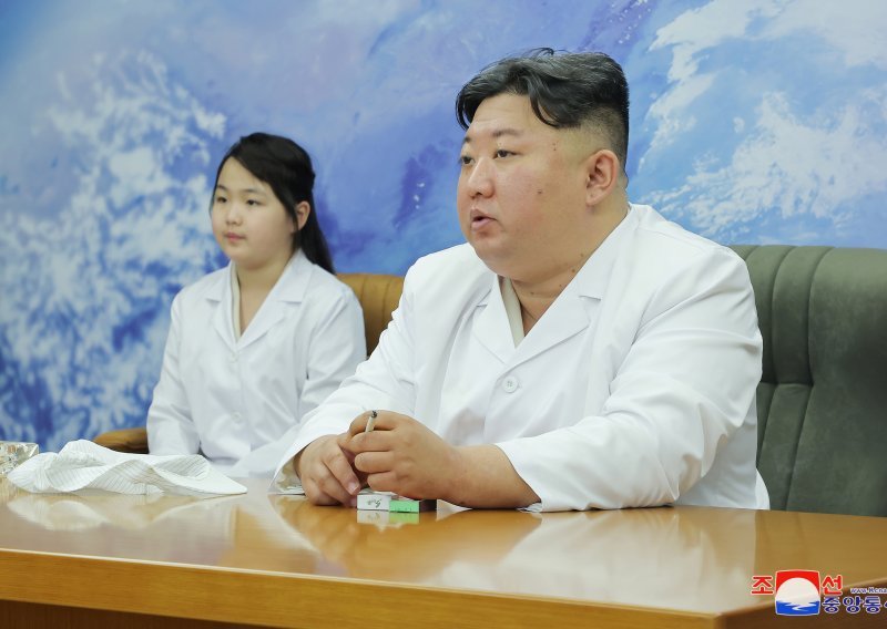 Kim u inspekciji vojne satelitske postaje, novi korak za lansiranje