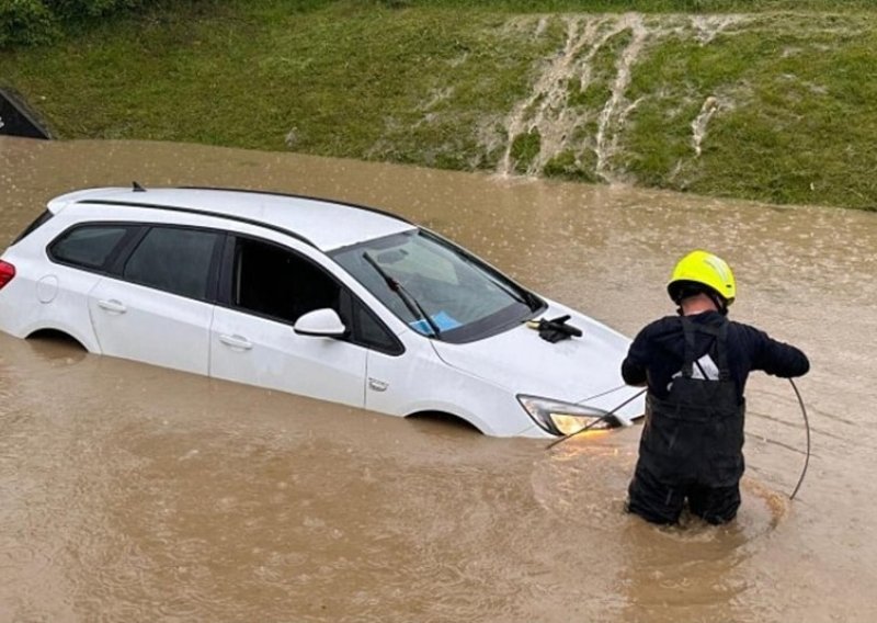 Pliva i Slovenija: Problemi u prometu, aktivno 68 klizišta, urušava se dvorac u Ptuju