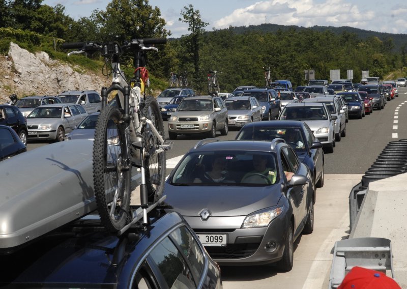 Slovenci od danas očekuju kaos na autocestama, mogao bi se preliti i u Hrvatsku