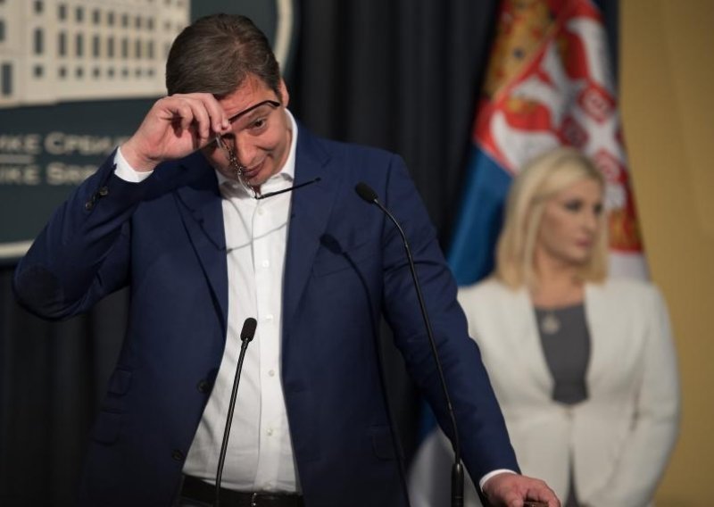 Je li Vučić zbilja u sukobu sa Zapadom ili blefira?