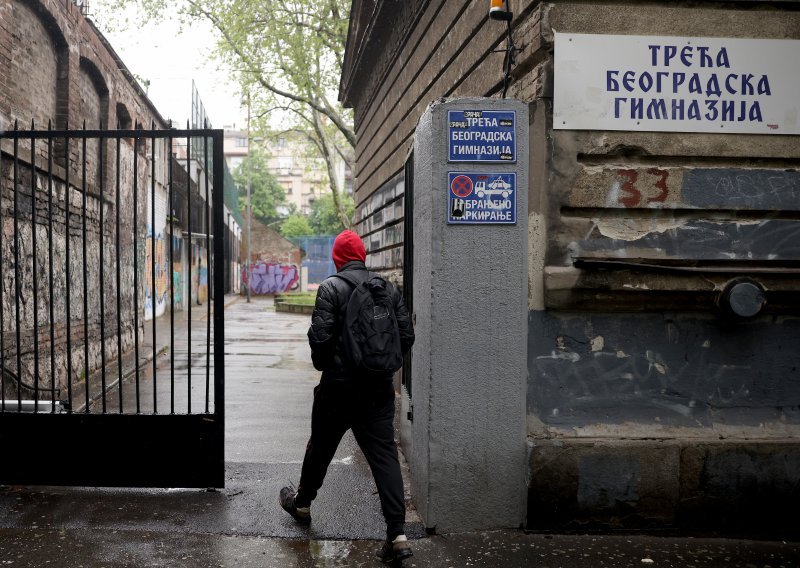 Vlada Srbije nakon tragedije odlučila skratiti školsku godinu za dva tjedna